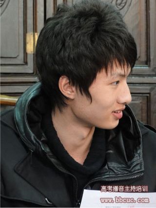 播音班学员廖奕昕在课堂